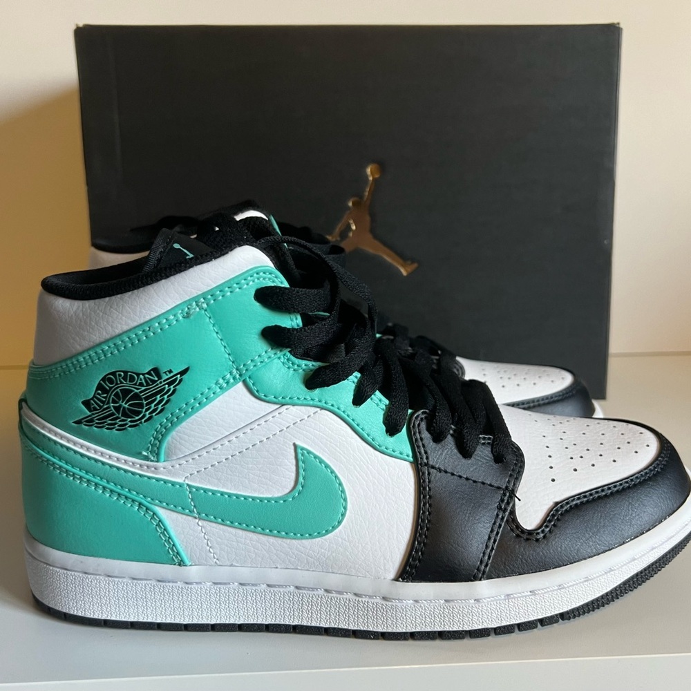 Jordan 1 Men’s Shoes - Teal, Black, and White